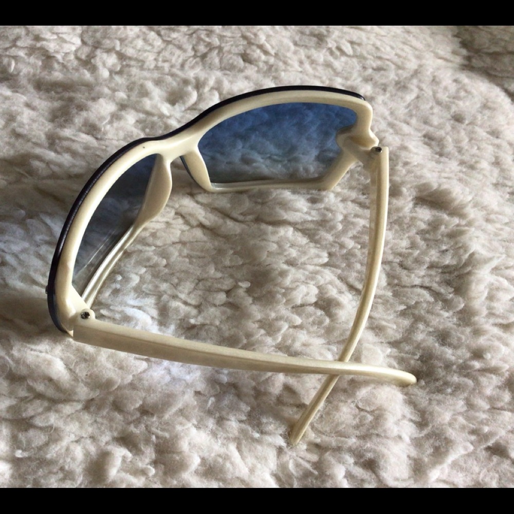 Disney Tinker Bell Sunglasses Blue Gradient Lense - Picture 4 of 7